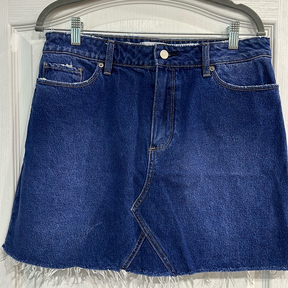 Women’s Paige Denim Skirt. Size 31.
